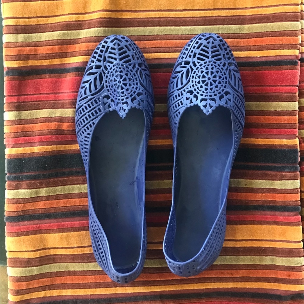 Israeli Designer Floral Pattern Purple Rubber Flats size 8.5 US